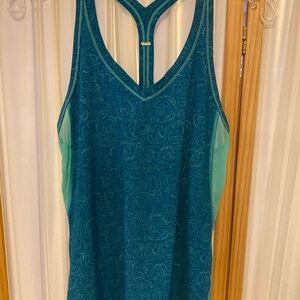Lululemon Fast Lane Singlet tank top
Foli Manifesto Tofino Teal / Bali Breeze